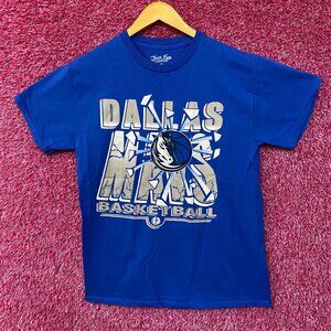 Junk Food Dallas Mavericks Break Through Basketball T-Shirt Small